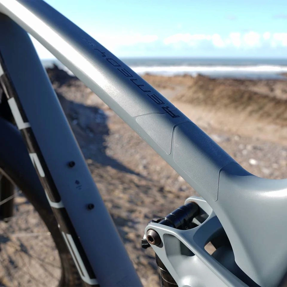 MuckyNutz Frame Skinz Clear 6 MuckyNutz Frame Skinz Clear - Image 4