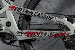 Dyedbro Chainsaw Black Red Matt 11 Dyedbro Chainsaw Black Red Matt -Bike Accessories Sale 77996 dyedbro chainsaw black red mat