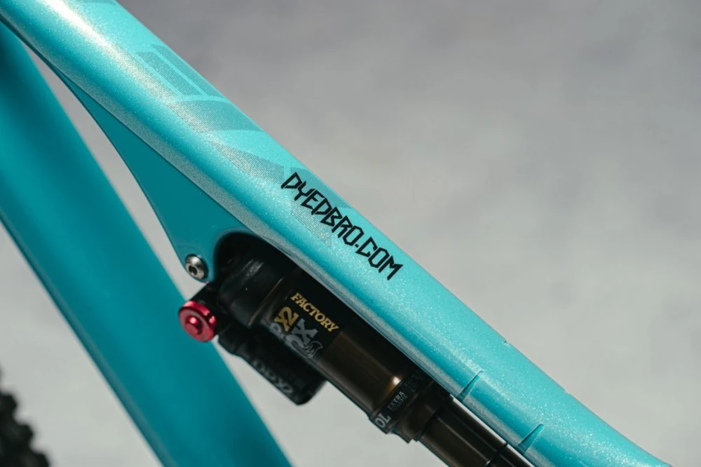 Dyedbro Clear Glitter 3 Dyedbro Clear Glitter