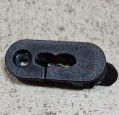 Giant Internal Cable Routing Port Plug (2 Hole 4.2mm/4.2mm)